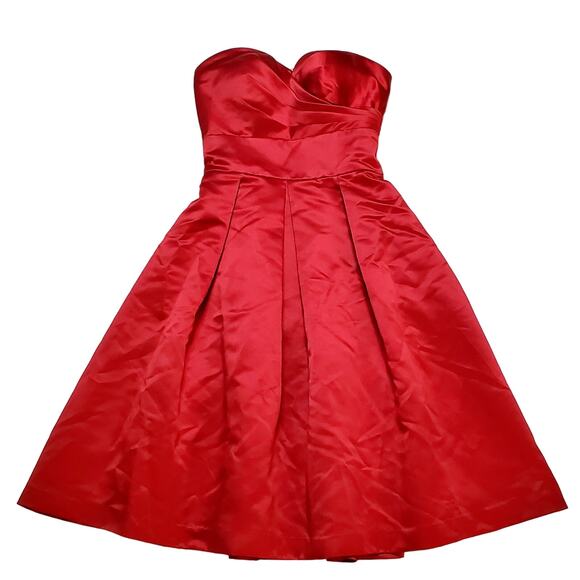 Elegant Red Strapless Midi Dress - Picture 1 of 8